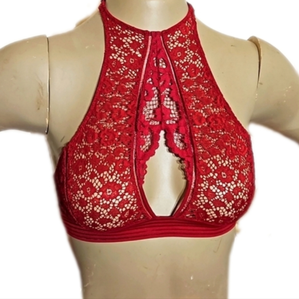 Victoria's Secret Very Sexy red lacy halter bralette. My manni looks grā¦